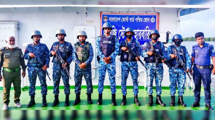 সুন্দরবন দস্যুমুক্ত রাখতে কোস্ট গার্ডের জোরালো অভিযান