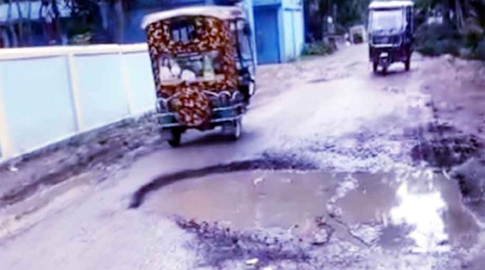 জগন্নাথপুর রসুলগঞ্জ সড়কের বেহাল দশায় দুর্ভোগে স্থানীয়রা